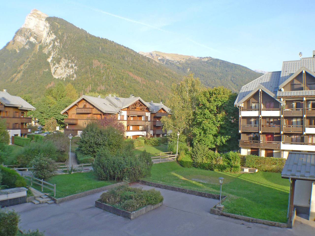 Estudio entero, Estudio acogedor en el centro de Samoëns con aparcamiento privado, cerca de comodidades in Samoëns, Region Bonneville