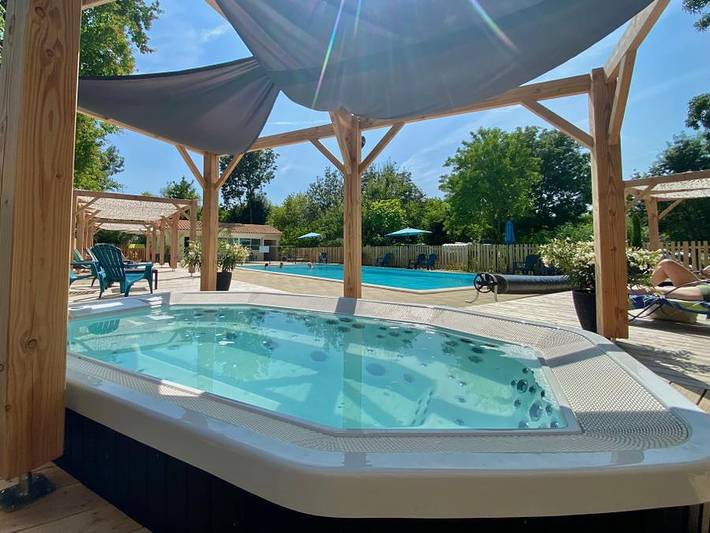 Location de vacances pour 4 personnes, avec Jardin et Bassin pour enfant à Coulon