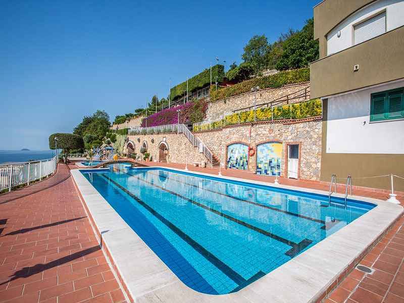 Apartamento vacacional entero, Apartamento vacacional con piscina y aire acondicionado  in Pietra Ligure, Pietra Ligure Municipio