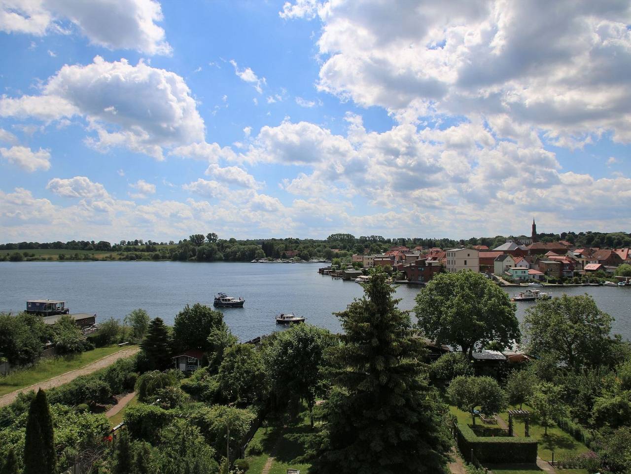 Ganze Ferienwohnung, Ferienwohnung mit hauseigenem Seezugang - Ferienwohnung mit hauseigenem Seezugang in Malchow, Fleesensee