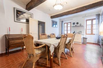 Location de vacances pour 8 personnes à Collobrières