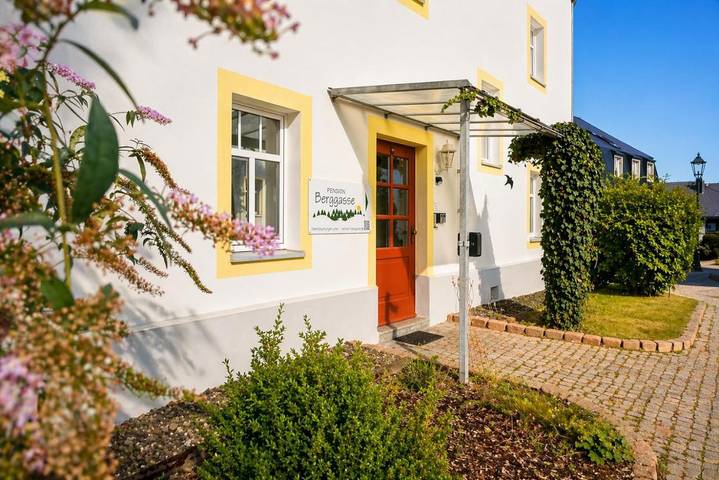 Ferienhaus, mit Terrasse und Garten in Olbernhau