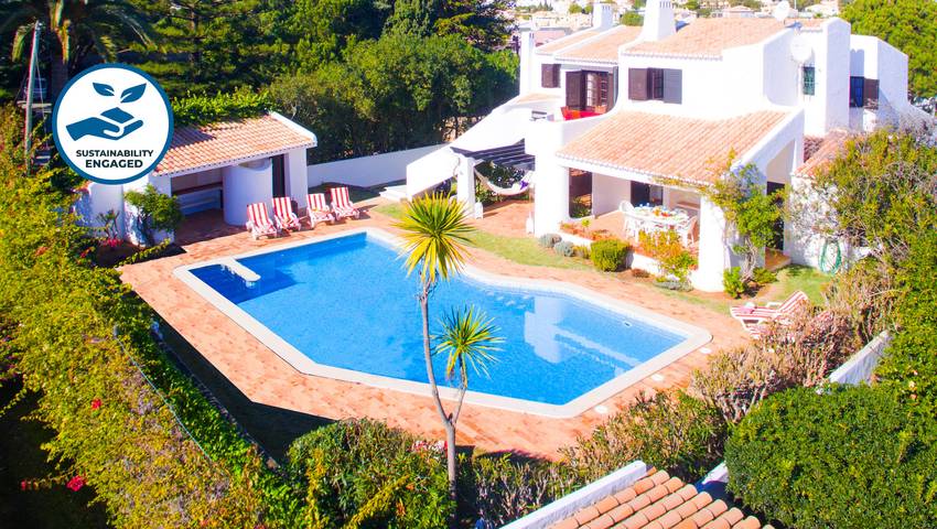 Ferienhaus für 11 Personen, mit Balkon und Terrasse sowie Garten