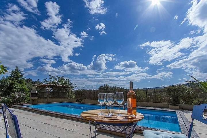 Gîte pour 8 personnes, avec piscine ainsi que terrasse et jardin à Cabrerolles - 4