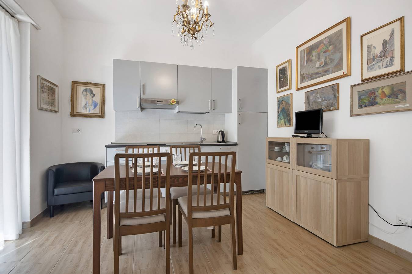 Entire apartment, Apartment 'Casa Degli Artisti 1' with Balcony, Wi-Fi and Air Conditioning in Casarza Ligure, Riviera di Levante