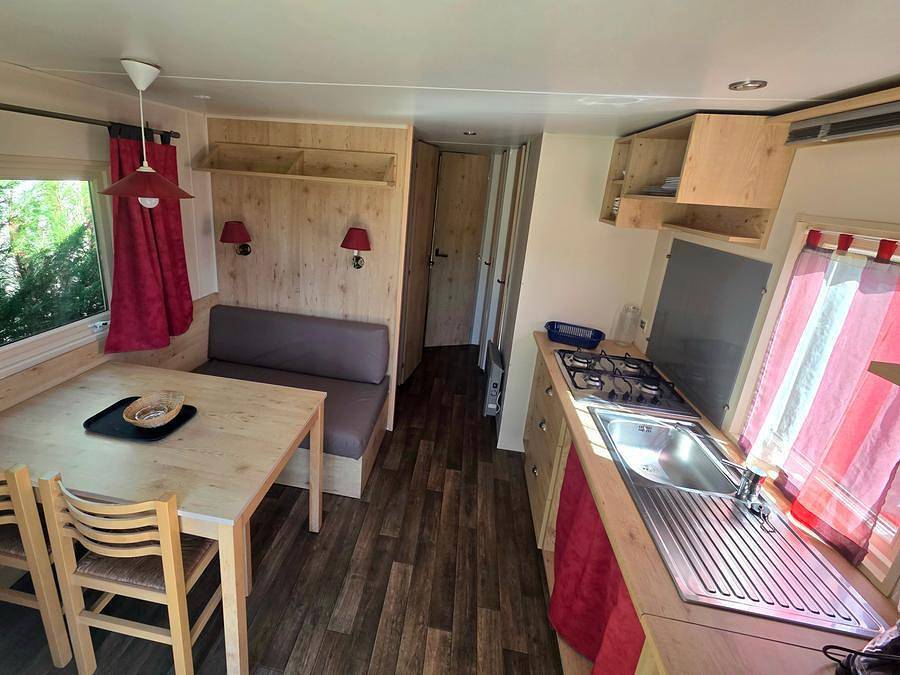 Flower Camping Les Loges - Casa pequeña 4 personas - Caravanas de 2 dormitorios in Meschers-sur-Gironde, Saintes region