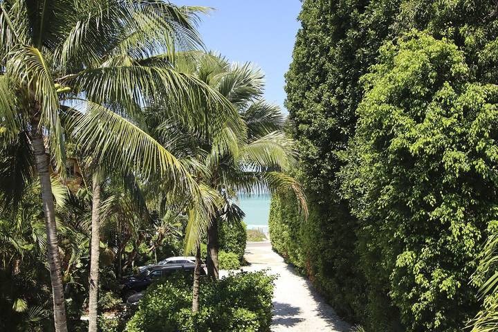 Vacation rental for 14 people, with balcony and hot tub in Captiva Island