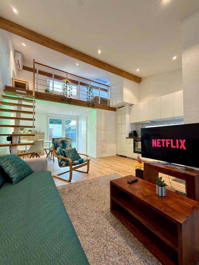 Small Loft house, Mezzanine, Garden, Parking, near Basel in Sankt Ludwig, Mülhausen und Umgebung