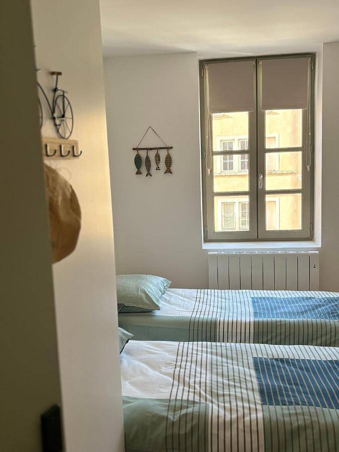 Appartement de vacances entier, Double Room with Private Bathroom in Tournus, Région de Mâcon