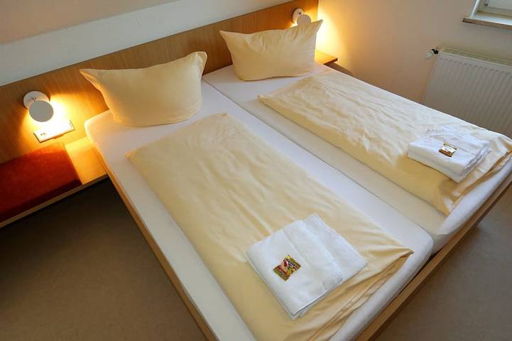 Chambre d’hôte pour 2 personnes, avec Jardin à Rheinhausen