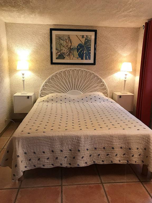 Gîte pour 4 personnes, avec terrasse ainsi que jardin et piscine à Patrimonio - 3