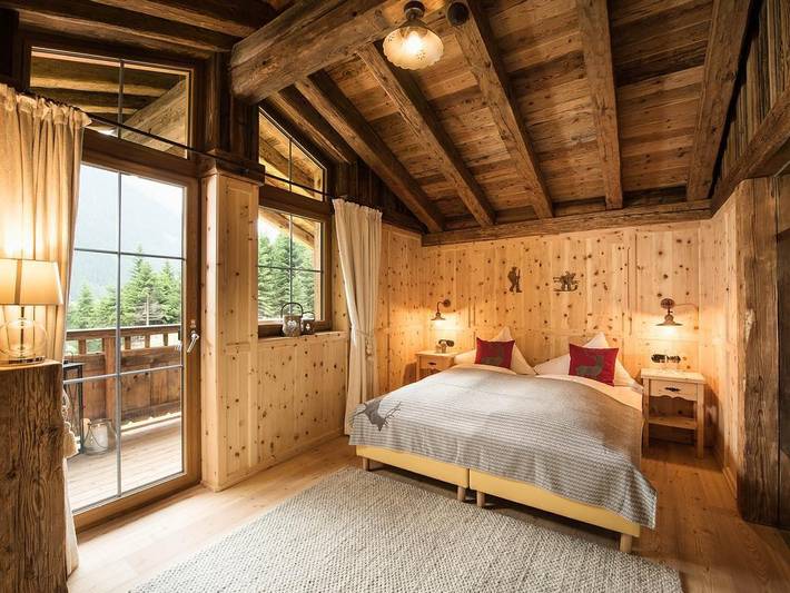 Ferienwohnung für 6 Personen, mit Balkon und Terrasse sowie Garten und Sauna im Stubaital