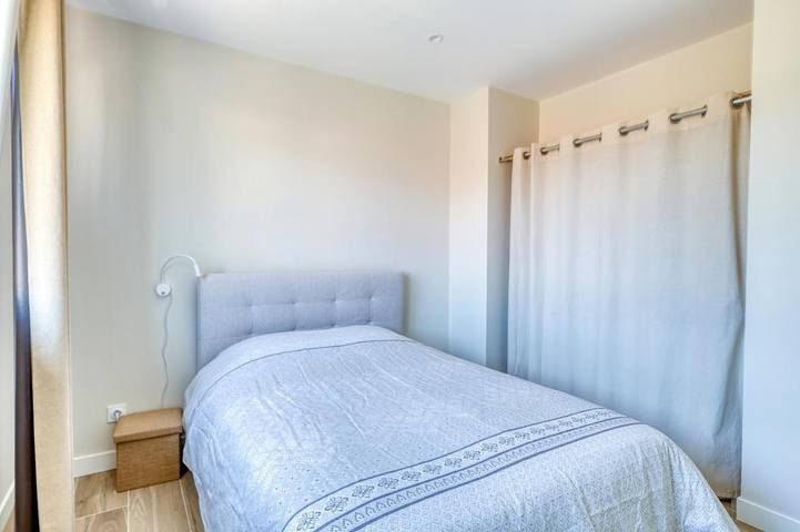 Gîte pour 4 personnes, avec jardin à Jons - 2