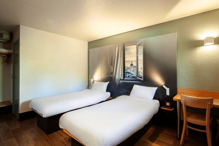 Hôtel pour 2 personnes à Pontault-Combault - 2