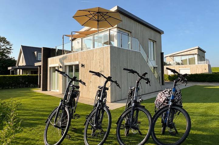 Villa für 8 Personen, mit Balkon und Garten in Kamperland