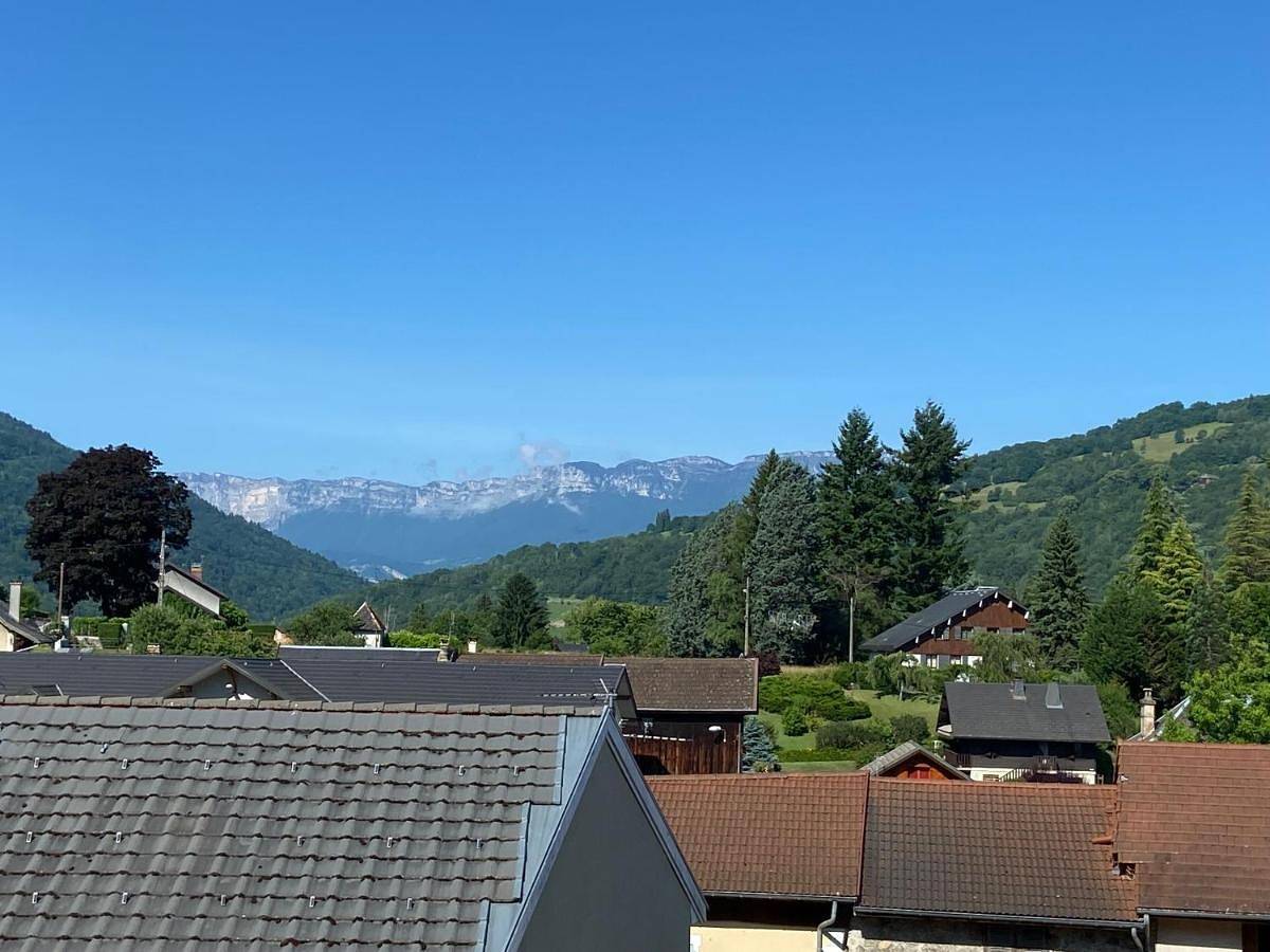 Appartement entier, Appartement Le Rochettois - Valgelon La Rochette - 25 mn station de ski Collet d'Allevard in Valgelon-La Rochette, Région de Chambéry