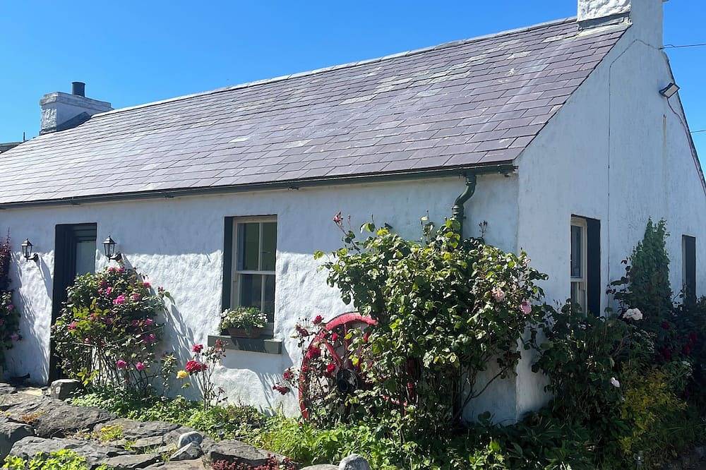 Cottage in Ballintoy, Causeway Coast - sleeps 5 in Ballintoy, County Antrim
