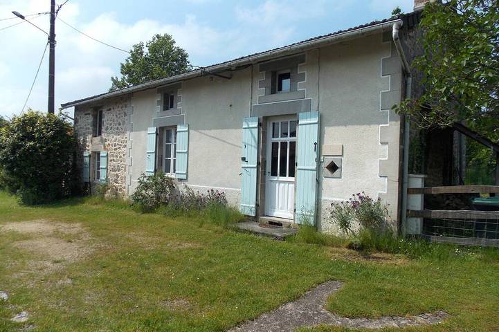 Gîte pour 9 personnes, avec terrasse et jardin
