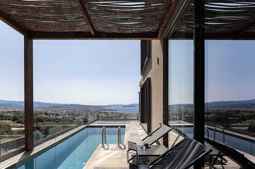 Sea View Luxury Villa with two independent buildings in Chania regione