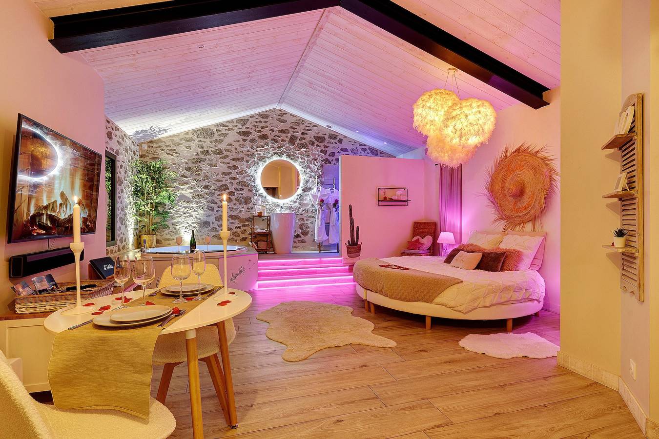 Holiday Home 'Loveroom L’idîle Spa Et Lit Rond' with Private Terrace, Private Garden and Wi-Fi in L'Épine, Noirmoutier