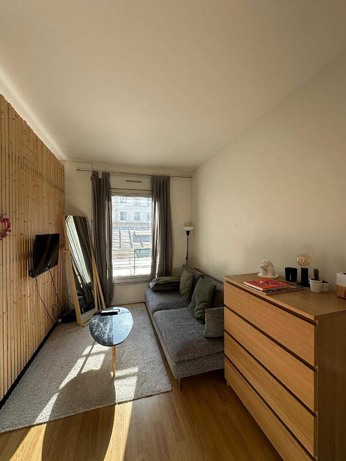 Appartement entier, One-Bedroom Apartment in Paris, Île de France