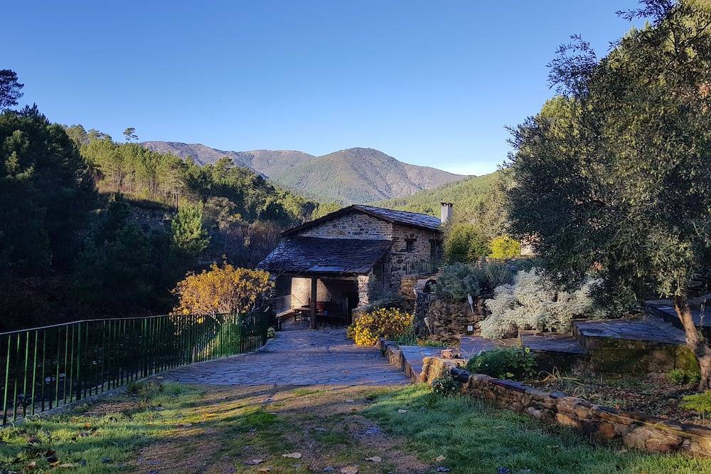 Mill rehabilitated with Natural Pool and Barbecue in natural environment in Pinofranqueado, Cáceres Region
