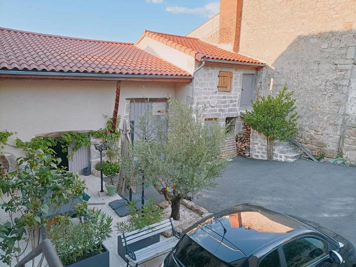 Gîte pour 2 personnes, avec terrasse à Chambles