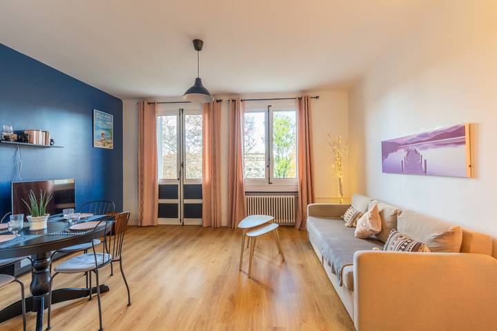 Appartement entier, Superbe T3 Centre Ville avec balcon in Aix-les-Bains, Région de Chambéry