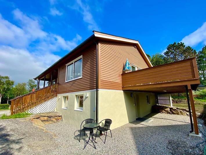 Ferienwohnung für 5 Personen, mit Ausblick und Sauna sowie Garten und Terrasse in Leknes