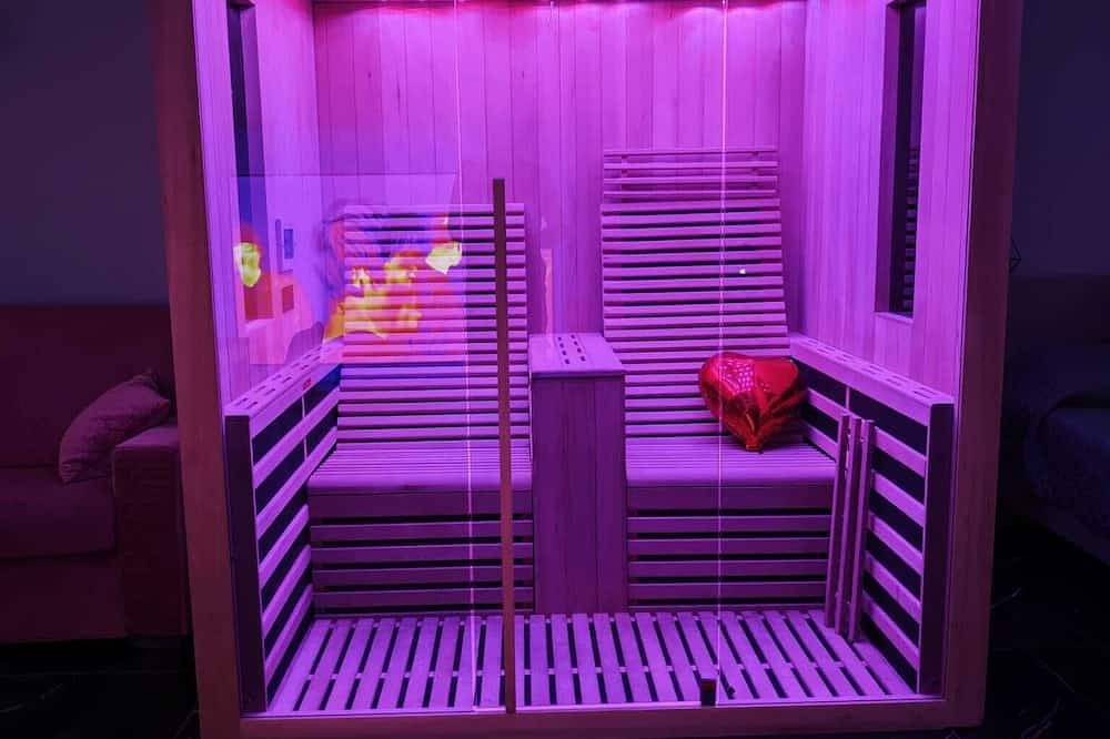 Entire apartment, Euphoria Infinity Suite with Jacuzzi and Sauna in Porto Empedocle, Agrigento Province