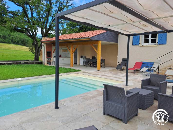 Gîte pour 6 personnes, avec Terrasse et Piscine à Milhars