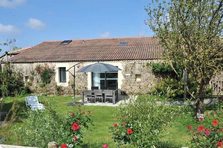 Maison de vacances pour 10 personnes, avec jacuzzi ainsi que piscine et jardin à Soullans