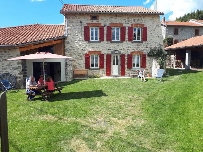 Gîte pour 6 personnes, avec terrasse et jardin, animaux acceptés