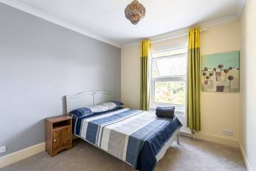 Holiday Rental for 6 People in Kingston upon Thames, London, Photo 3