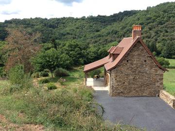 Gîte pour 4 personnes, avec jardin et terrasse dans le Lot