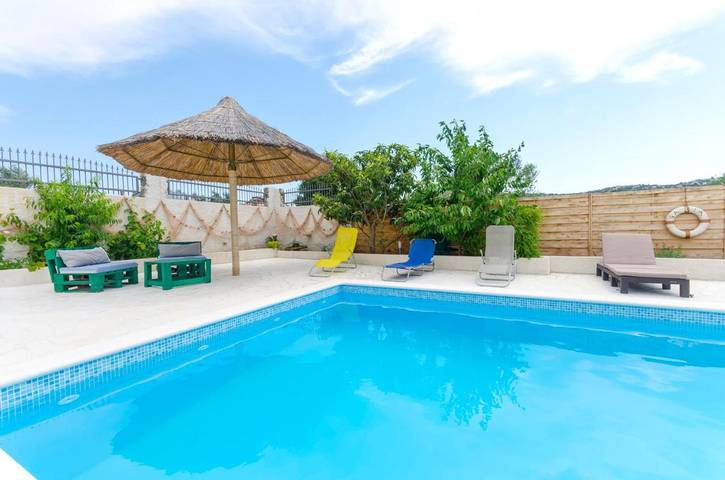 Villa pour 10 personnes, avec Jardin et Piscine à Tribunj - 2