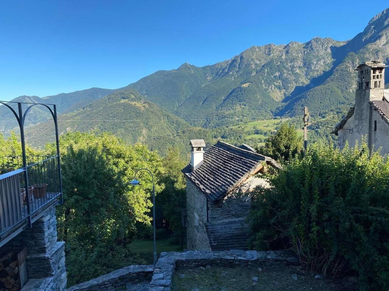 Tausend Steine Haus in Centovalli, Tessiner Alpen
