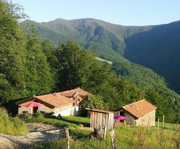 Gîte pour 8 personnes, avec jardin et vue à Rivèrenert