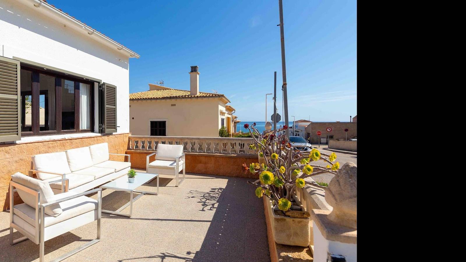 Tulipa Blanca - Beautiful Mediterranean-style house by the sea. in Playa Son Serra de Marina, Santa Margalida