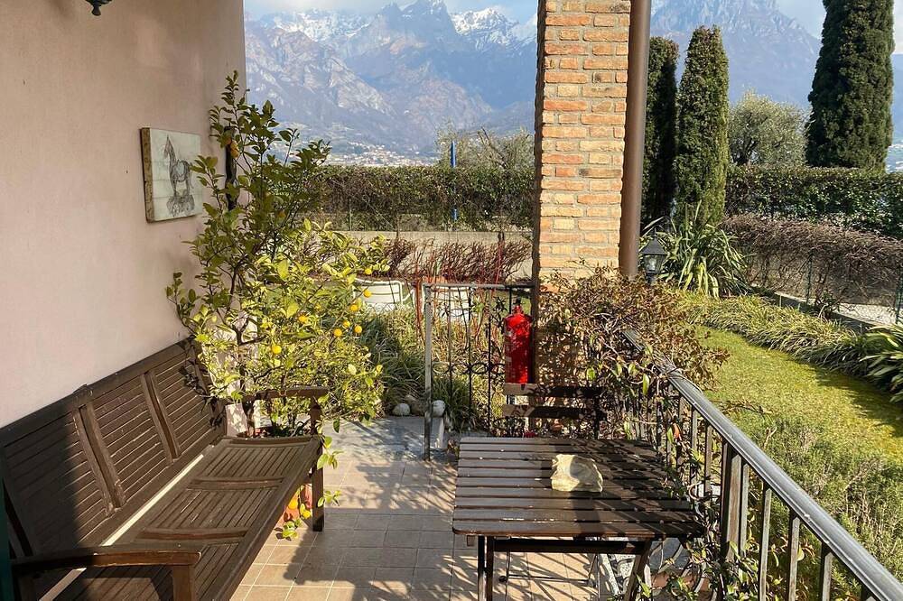 Ganze Wohnung, White Beach House - App 2 in Onno (Oliveto Lario), Oliveto Lario