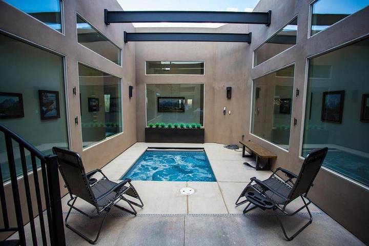 Ferienhaus für 10 Personen, mit Terrasse und Whirlpool sowie Kinderpool - 1