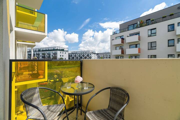 Apartamento entero, Unique Apartment with Balcony and Underground Parking by Noclegi Renters in Jagodno, Breslavia