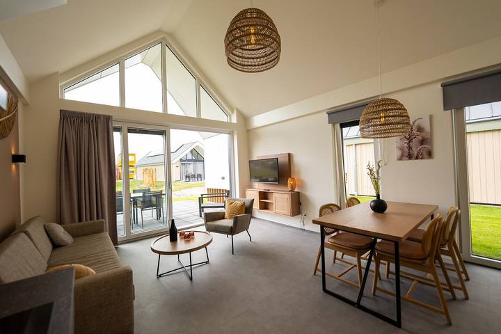 Ferienhaus für 4 Personen, mit Balkon/Terrasse und Terrasse sowie Garten und Pool in Breskens - 2