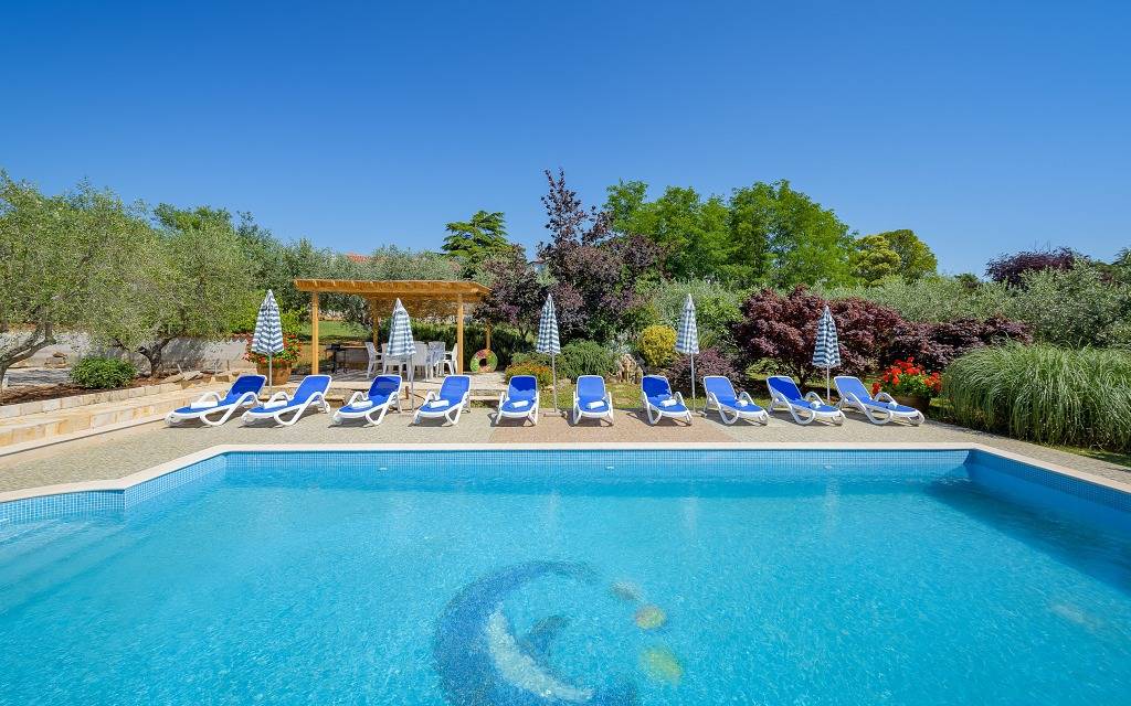 Ganze Wohnung, Ferienwohnung in Bašanija mit Terrasse, Klimaanlage, W-Lan (113-2) in Umag, Umag und Umgebung