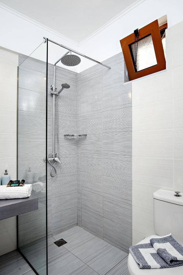 Ferienwohnung für 4 Personen, mit Ausblick und Terrasse sowie Garten, mit Haustier in Plakias - 2