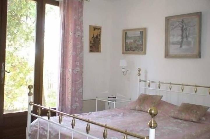 Location de vacances pour 6 personnes, avec terrasse et jardin à Régusse - 4