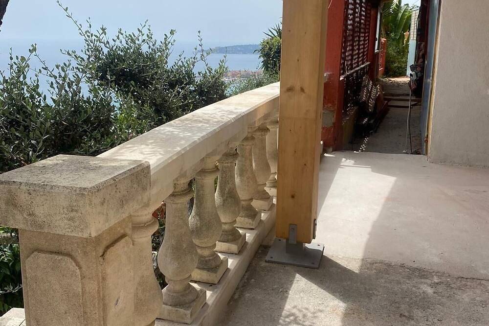 Villa de caractère avec magnifiques vues mer, piscine privée et jardin exotique in Menton, Région de Nice