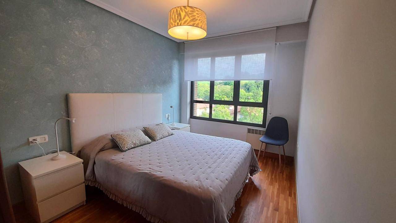 Apartamento entero, Zuberoa- vistas, terraza y parking in Zarauz, Costa Vasca
