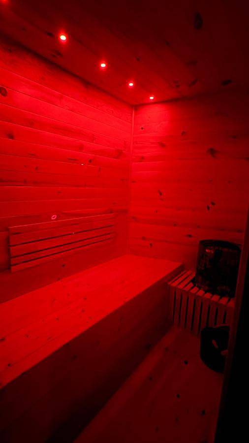 Appartement entier, Love and Côte Love room avec jacuzzi et sauna privé in Douvres-la-Délivrande, Région de Caen