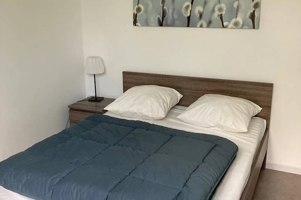 Zecamping 3* 1km plage piscine chauffée pataugeoire tente Tv 27m2 in Saint-Georges-de-Didonne, Côte de Beauté